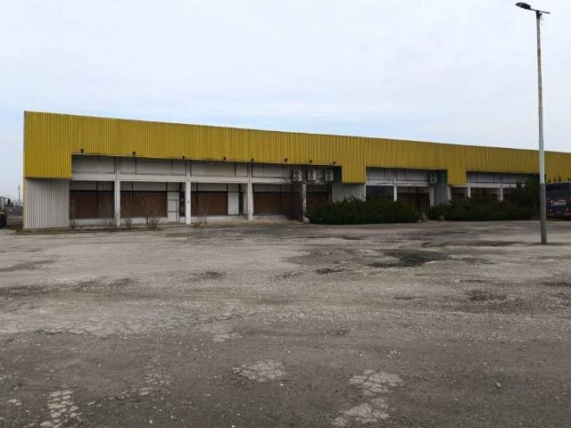 Locale Commerciale in vendita a Unione dei comuni Valli del Reno, Lavino e Samoggia, Zola Predosa