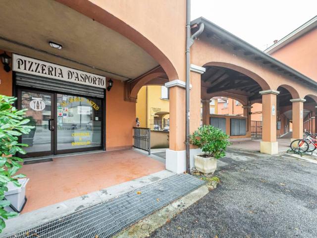 Locale Commerciale in vendita a Unione dei comuni Valli del Reno, Lavino e Samoggia, Zola Predosa