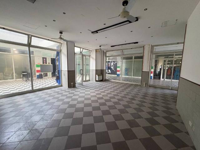 Locale Commerciale in vendita a Unione dei comuni Valli del Reno, Lavino e Samoggia, Zola Predosa