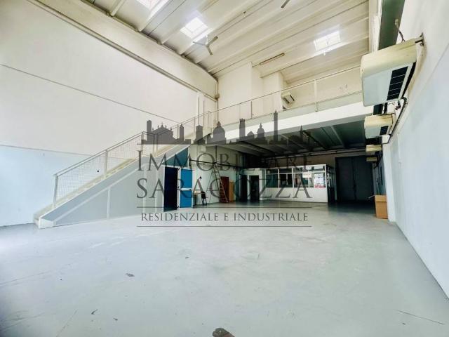 Locale Commerciale in vendita a Unione dei comuni Valli del Reno, Lavino e Samoggia, Zola Predosa