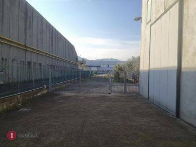 Locale Commerciale in vendita a Unione dei comuni Valli del Reno, Lavino e Samoggia, Zola Predosa