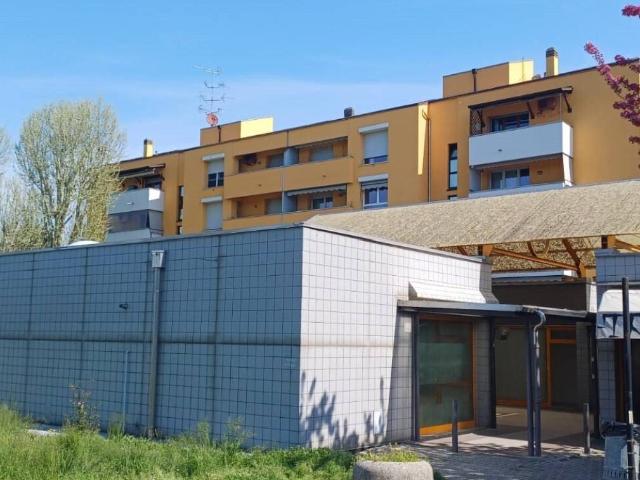 Locale Commerciale in vendita a Unione dei comuni Valli del Reno, Lavino e Samoggia, Zola Predosa