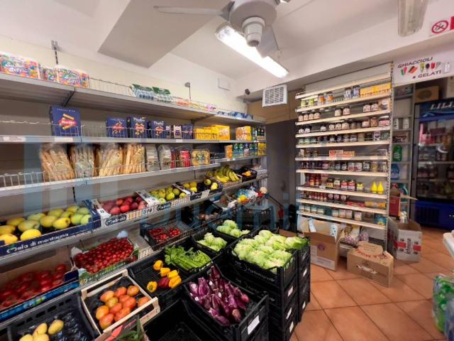 Locale Commerciale in vendita a Gesso, Zola Predosa