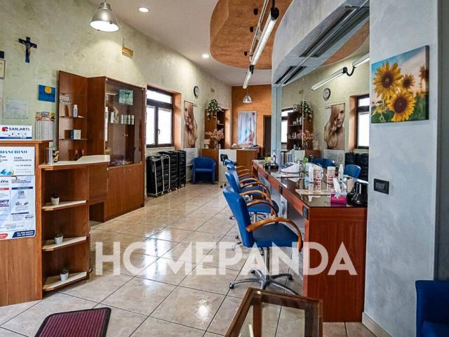 Locale Commerciale in vendita a Puglia, Lecce