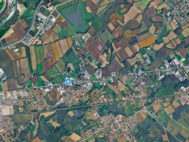 Locale Commerciale in vendita a Zoppola, Friuli-Venezia Giulia