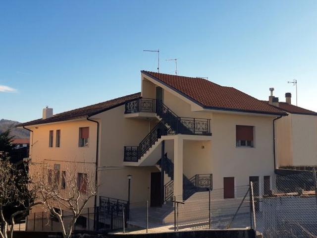 Villa Indipendente in vendita a Riccia, Molise
