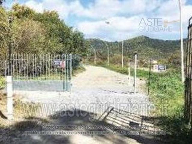 Terreno in vendita a Sarroch, Sardigna/Sardegna