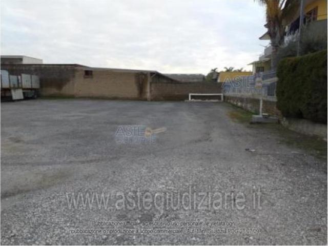Terreno in vendita a Brusciano, Campania
