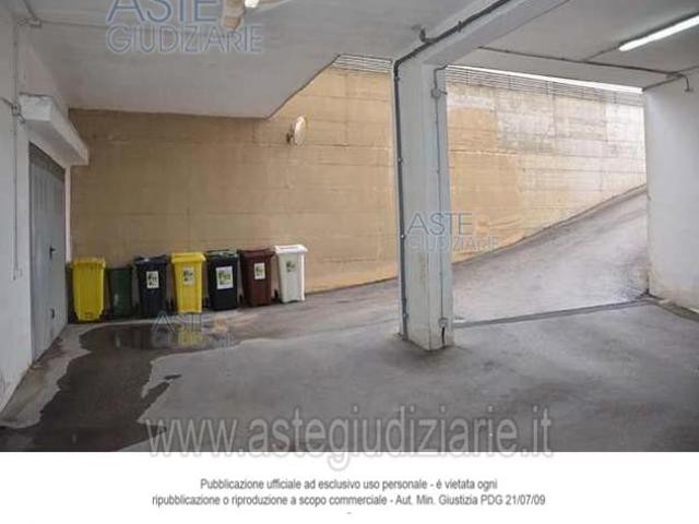 Box in vendita a Sant'arpino, Campania