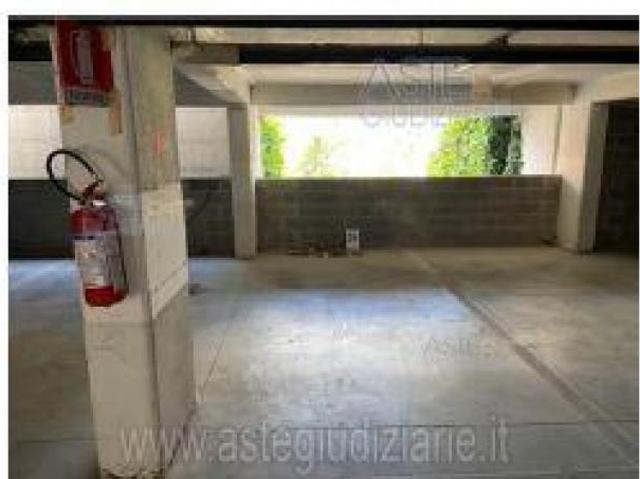 Box in vendita a L'Aquila