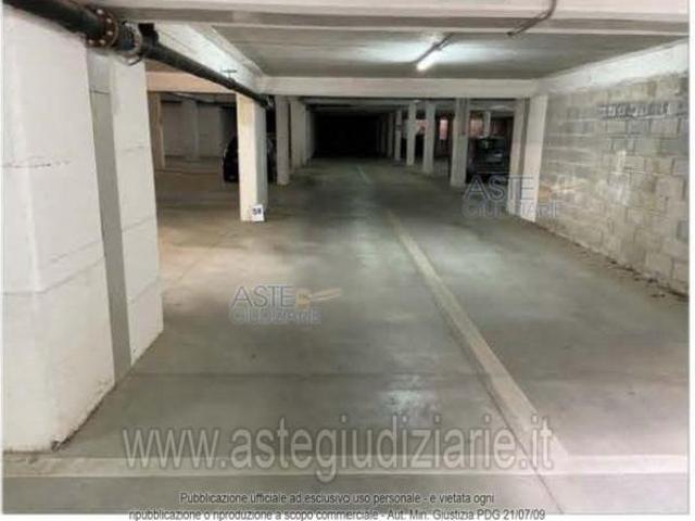 Box in vendita a L'Aquila