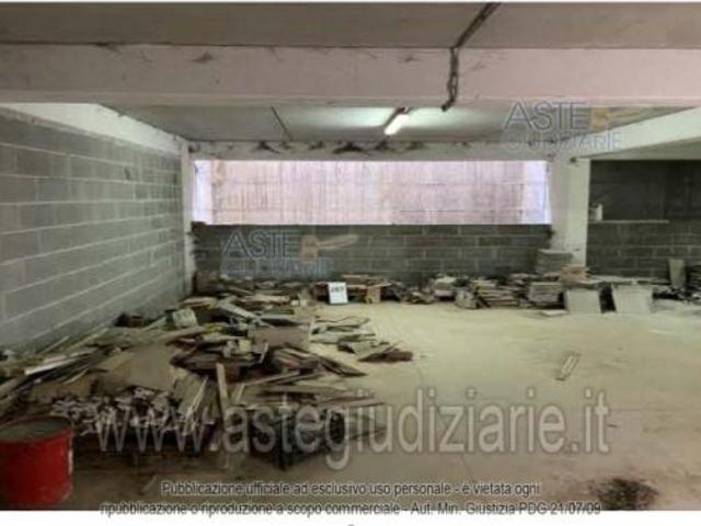 Box in vendita a L'Aquila