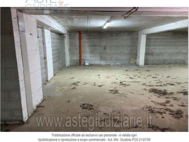 Box in vendita a L'Aquila