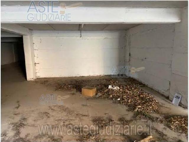 Box in vendita a L'Aquila