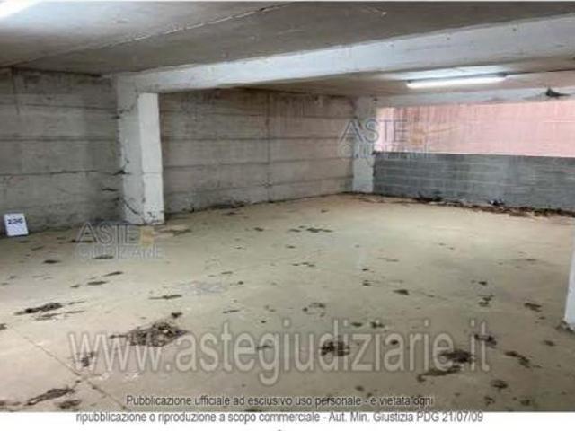 Box in vendita a L'Aquila