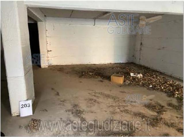 Box in vendita a L'Aquila