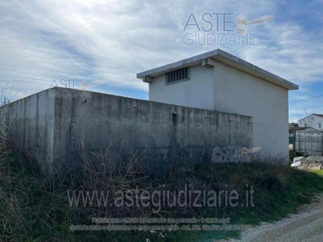 Terreno in vendita a Cappelle Sul Tavo, Abruzzo