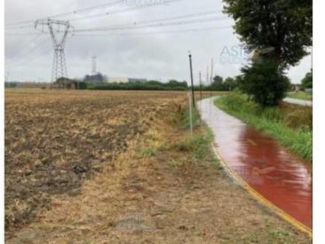 Terreno in vendita a Ostiglia, Mantova