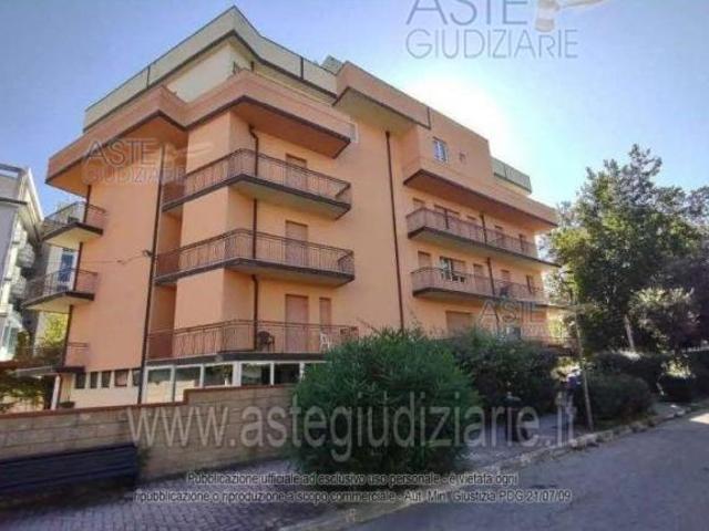 Locale Commerciale in vendita a Cesenatico, Reggio Emilia