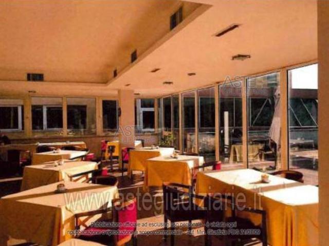 Locale Commerciale in vendita a Izzalini, Umbria