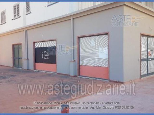 Locale Commerciale in vendita a Enna, Sicilia