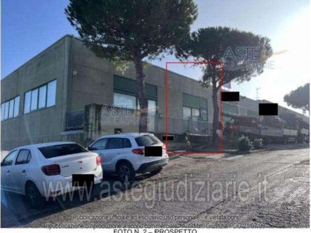 Locale Commerciale in vendita a Marche, Pesaro E Urbino