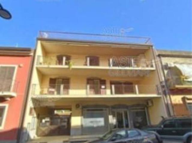 Locale Commerciale in vendita a Fiumefreddo Di Sicilia, Sicilia