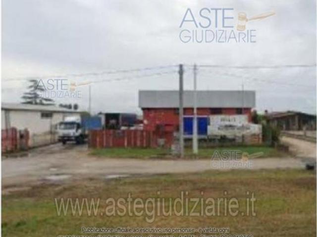 Locale Commerciale in vendita a Sezze, Lazio