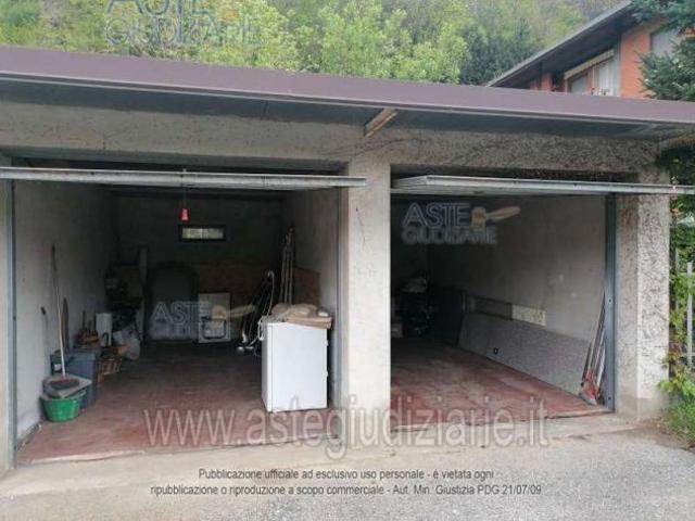 Box in vendita a Coggiola, Biella