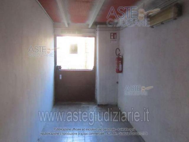 Locale Commerciale in vendita a Cagliari, Sardigna/Sardegna