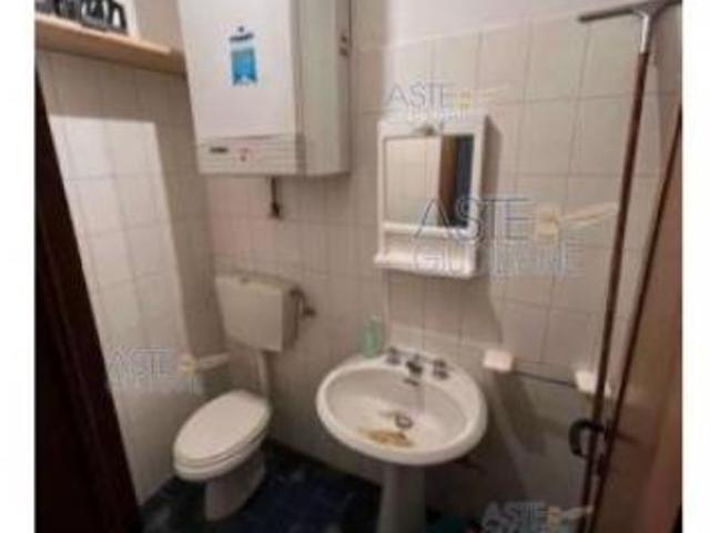 Locale Commerciale in vendita a Ponte Buggianese, Toscana