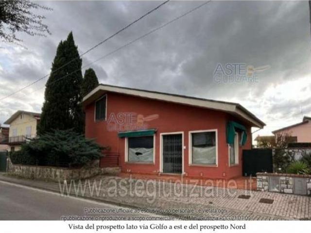 Locale Commerciale in vendita a Ponte Buggianese, Toscana