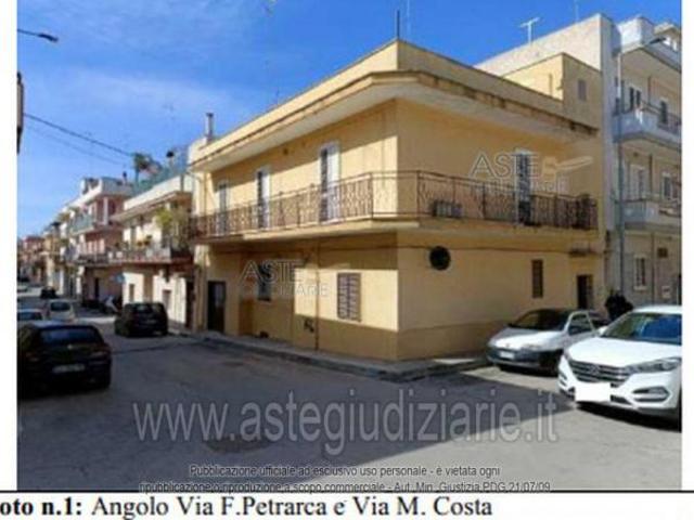 Capannone in vendita a Puglia, Taranto