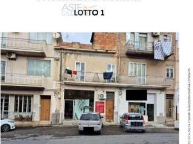Locale Commerciale in vendita a Comiso, Sicilia