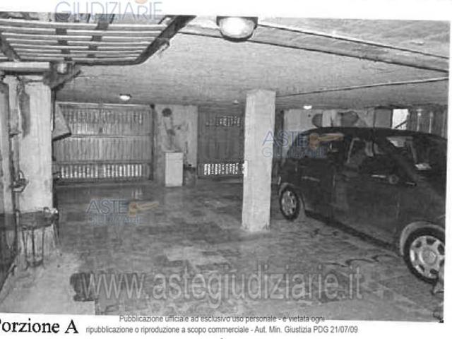 Box in vendita a San Marcellino, Campania