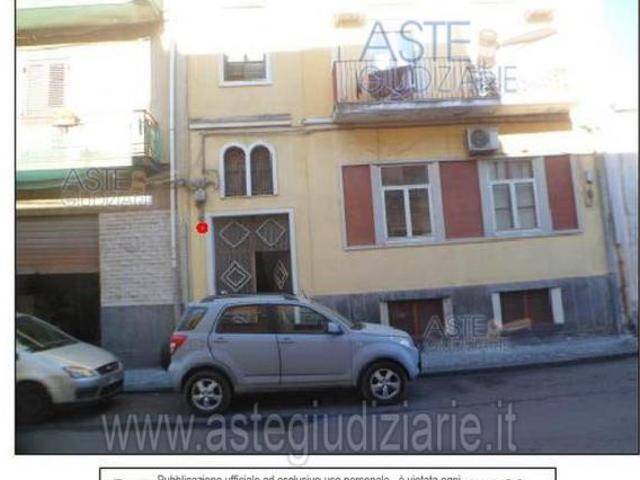 Locale Commerciale in vendita a Monte Po-Nesima-San Leone-Rapisardi, Catania