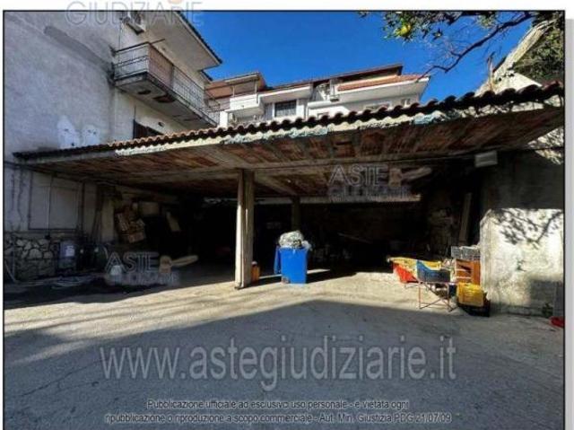 Capannone in vendita a Giugliano In Campania, Campania