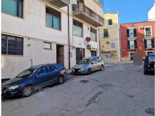 Locale Commerciale in vendita a Puglia, Barletta-andria-trani