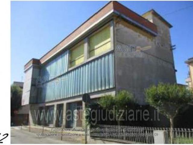 Locale Commerciale in vendita a Quarrata, Toscana