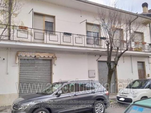 Capannone in vendita a Avezzano, Abruzzo