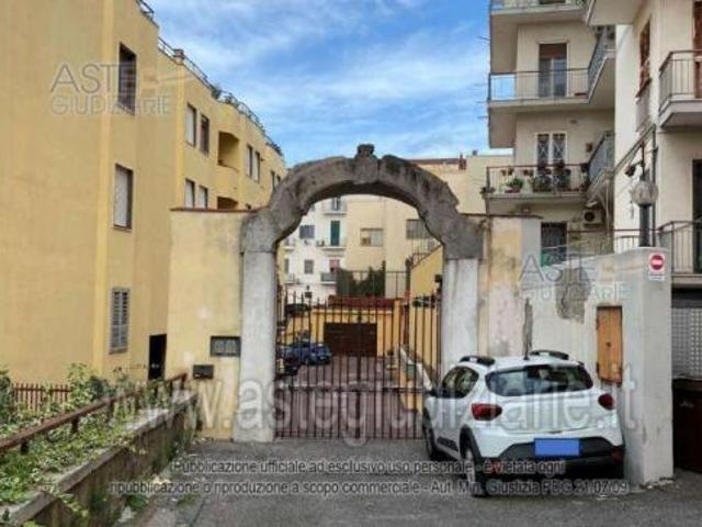 Capannone in vendita a Pozzuoli, Campania