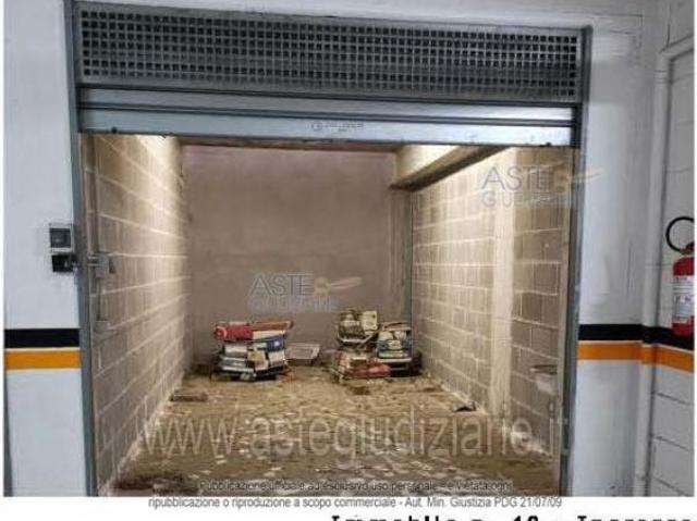 Box in vendita a Zona 167, Puglia