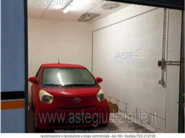 Box in vendita a Zona 167, Puglia