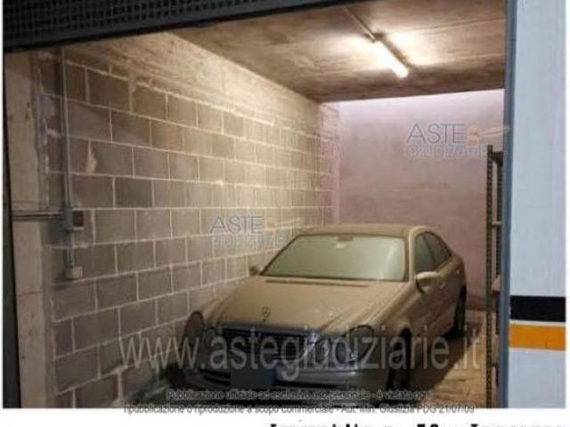 Box in vendita a Zona 167, Puglia