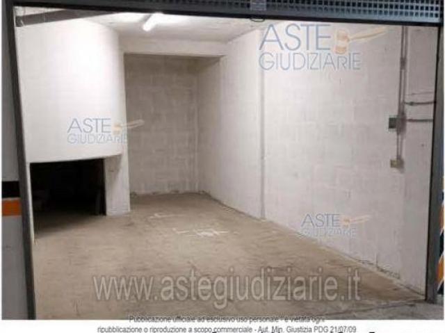 Box in vendita a Zona 167, Puglia