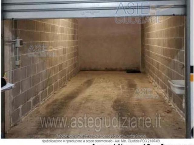 Box in vendita a Zona 167, Puglia