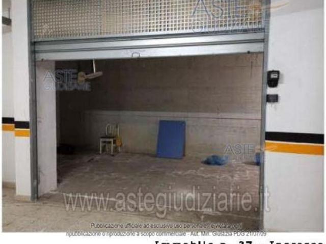 Box in vendita a Zona 167, Puglia