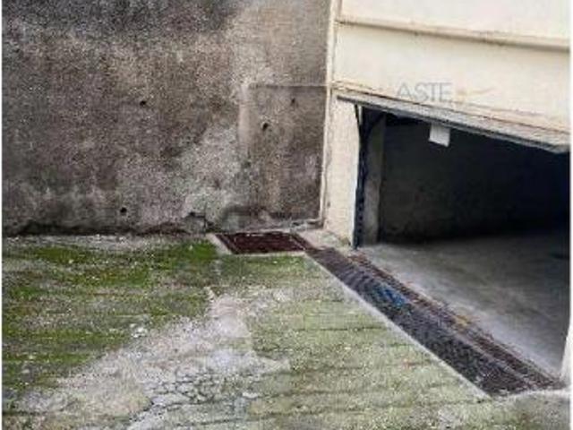 Box in vendita a Olevano Sul Tusciano, Campania