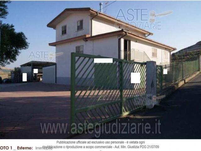 Locale Commerciale in vendita a Calabria, Crotone