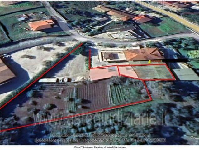 Locale Commerciale in vendita a Campagna, Salerno